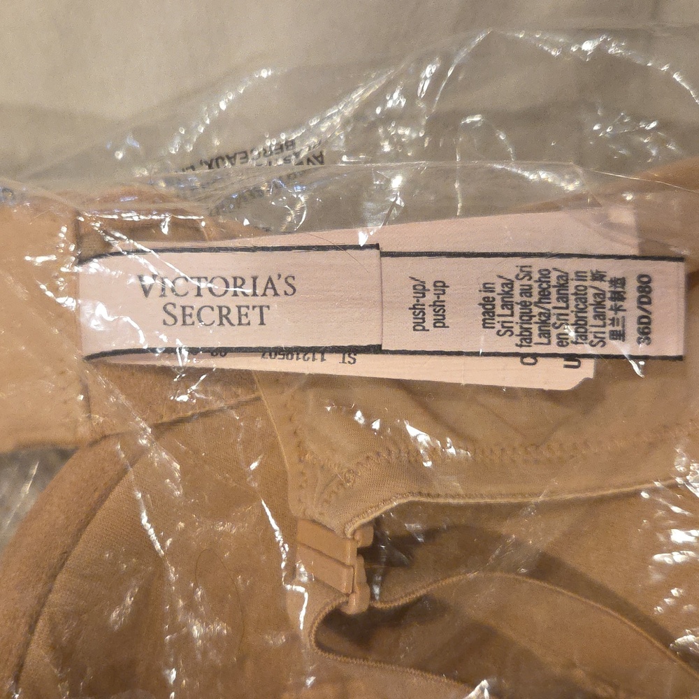 NWT Victoria's Secret Angelight Smooth Push-Up Bra - Picture 4 of 4